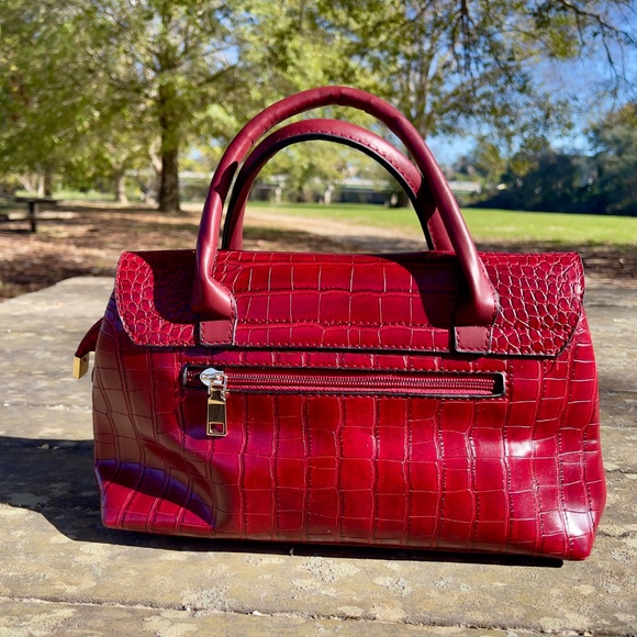 Power Curve Croc-Embossed Satchel- Deep Red Elegance - Picture 4 of 4